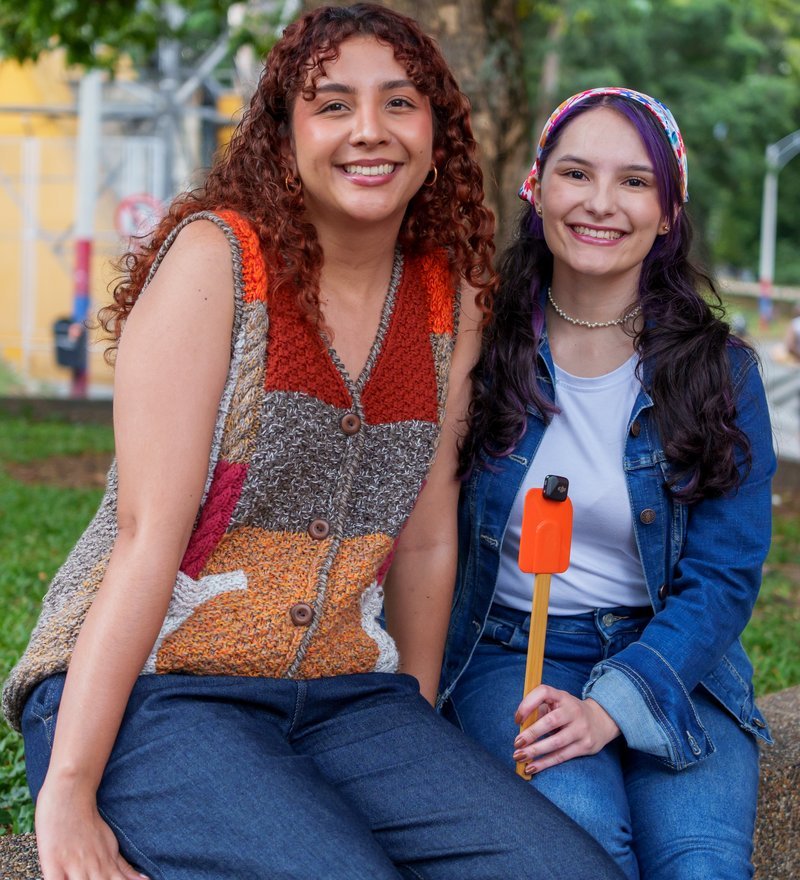 Daniela y Alejandra, creadoras de A rienda suelta